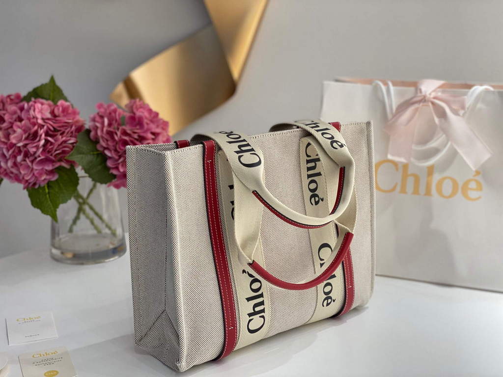 Chloe 383E66616 Medium Woody Tote Bag in Cotton Canvas Red