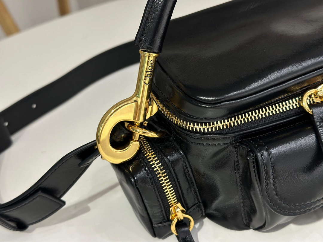 Chlo¨¦ CHC24AS534N83001 Small Camera Bag In Shiny Leather Black