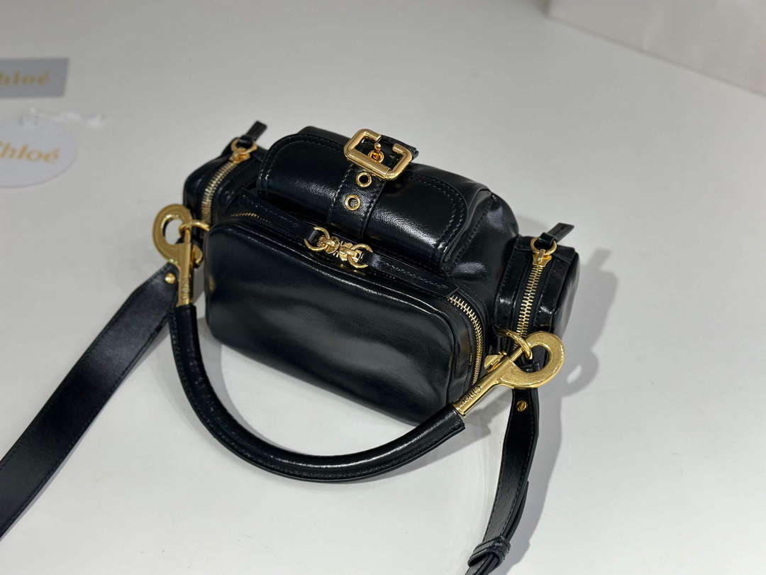 Chlo¨¦ CHC24AS534N83001 Small Camera Bag In Shiny Leather Black