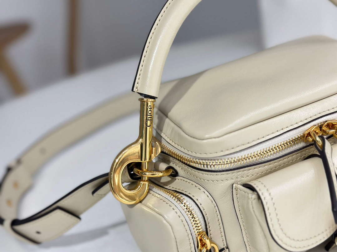 Chlo¨¦ CHC24AS534N8324Q Small Camera Bag In Shiny Leather Sweet Beige