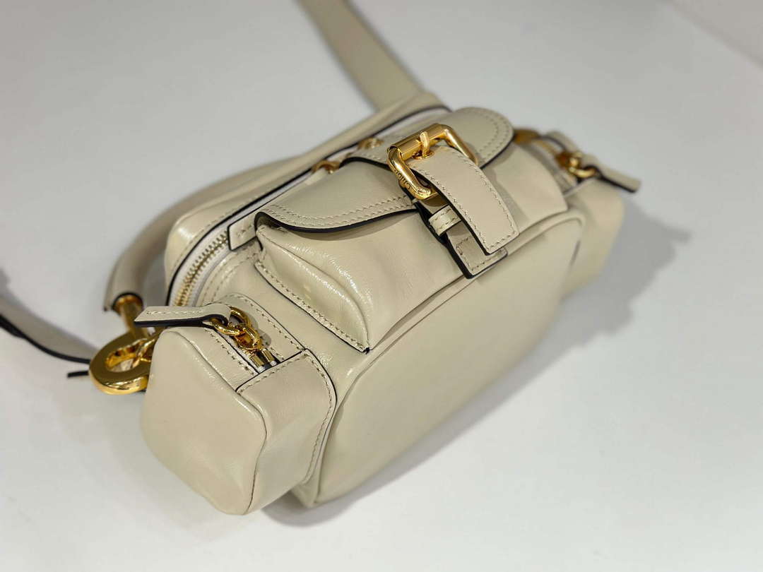Chlo¨¦ CHC24AS534N8324Q Small Camera Bag In Shiny Leather Sweet Beige
