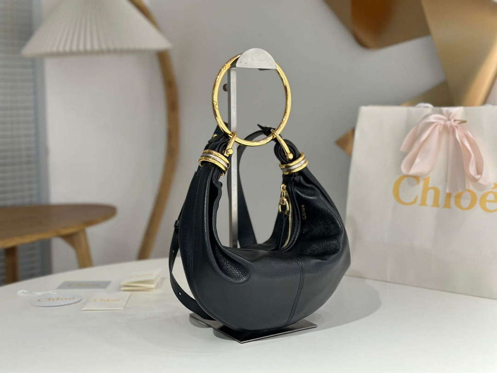 Chlo¨¦ CHC24AS611N72001 Small Bracelet Hobo bag in grained leather Black
