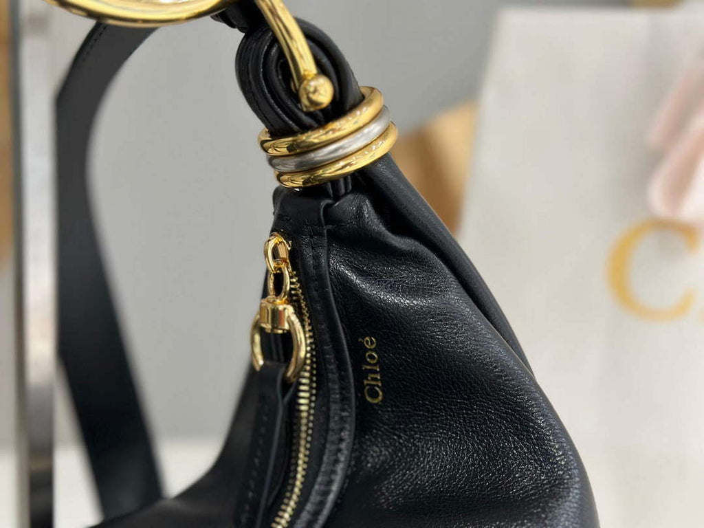 Chlo¨¦ CHC24AS611N72001 Small Bracelet Hobo bag in grained leather Black