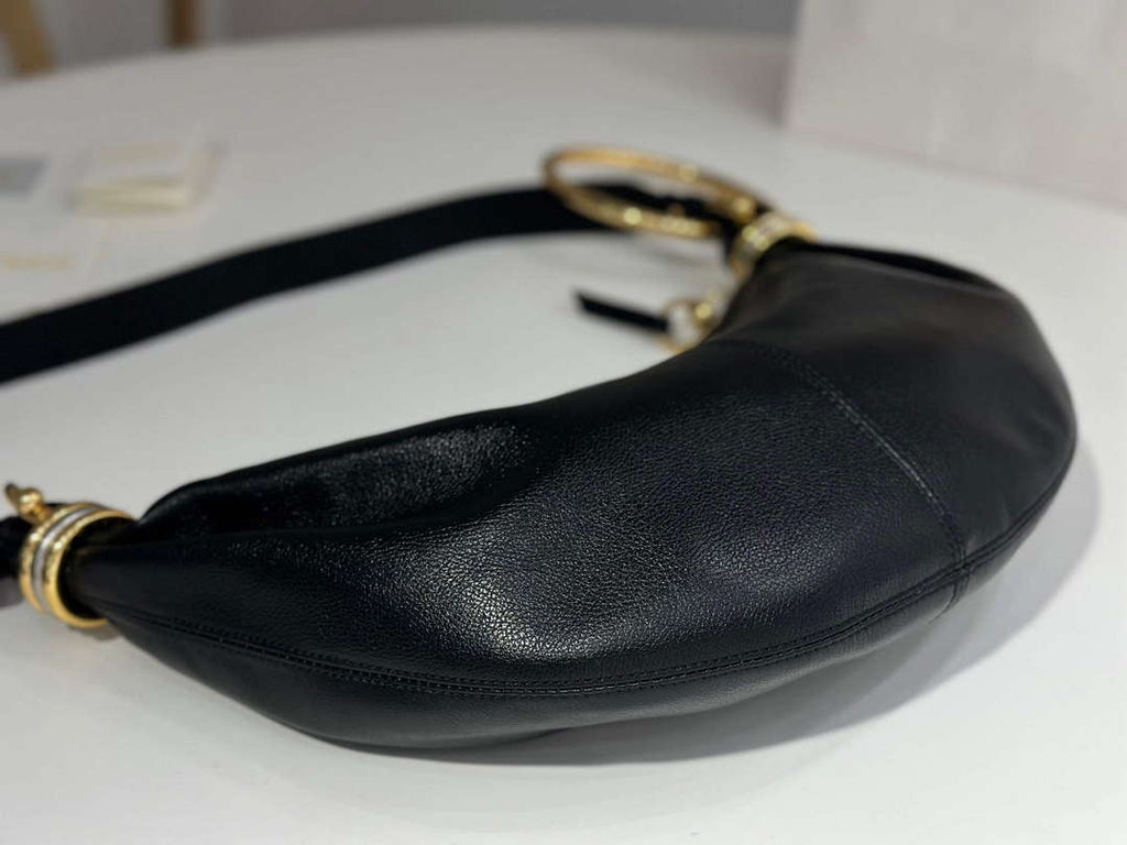 Chlo¨¦ CHC24AS611N72001 Small Bracelet Hobo bag in grained leather Black