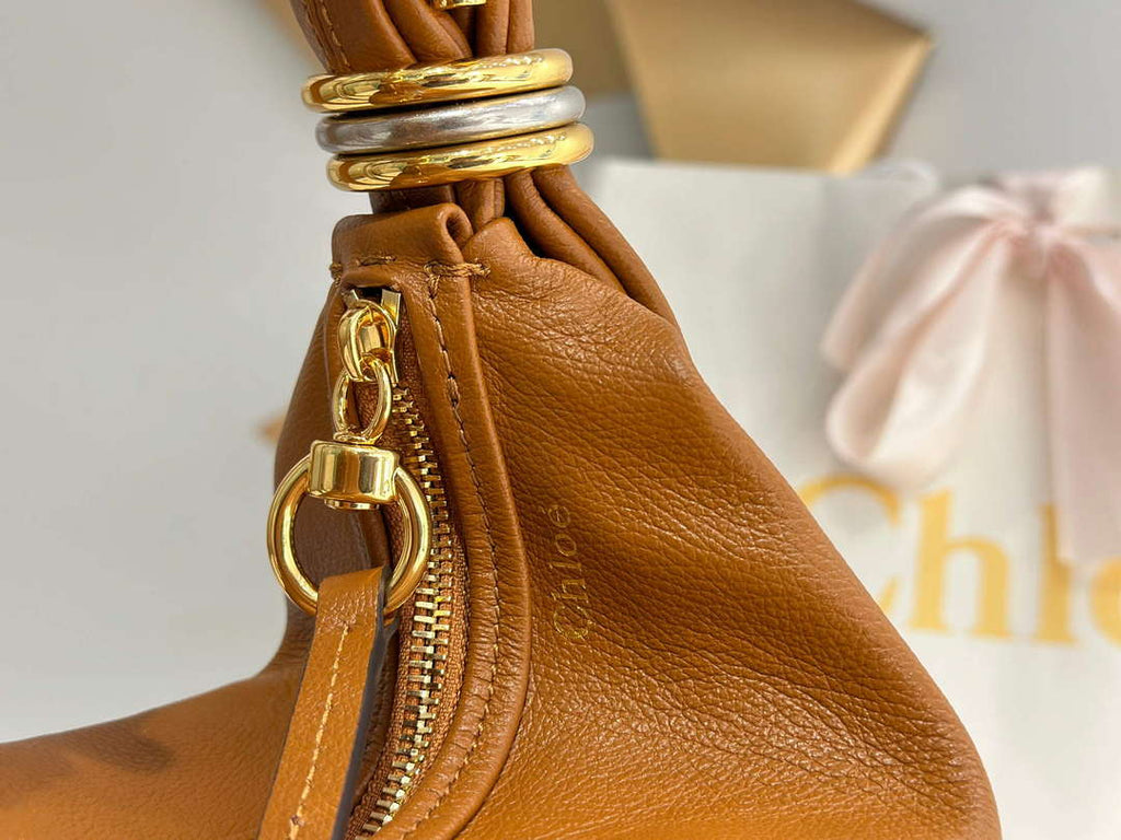 Chlo¨¦ CHC24AS611N7226M Small Bracelet Hobo bag in grained leather Clay Brown