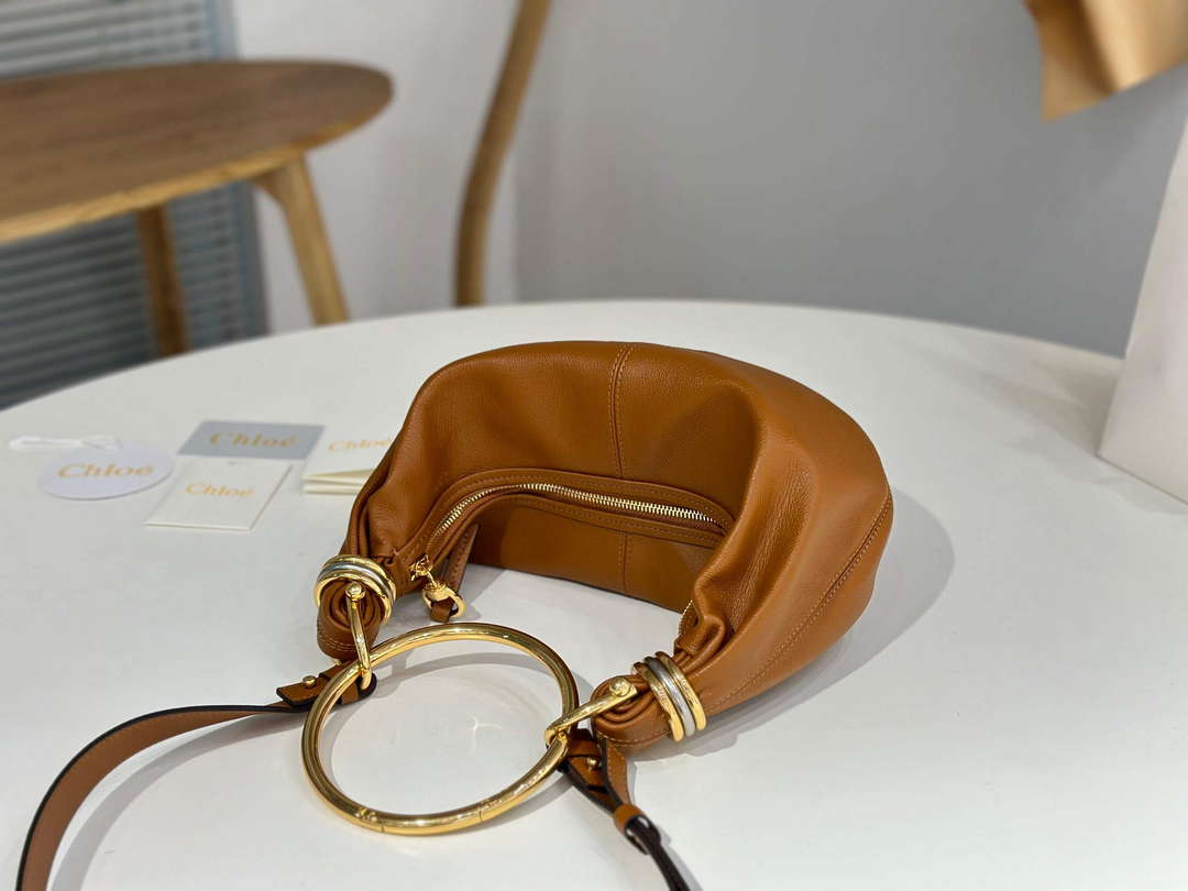 Chlo¨¦ CHC24AS611N7226M Small Bracelet Hobo bag in grained leather Clay Brown