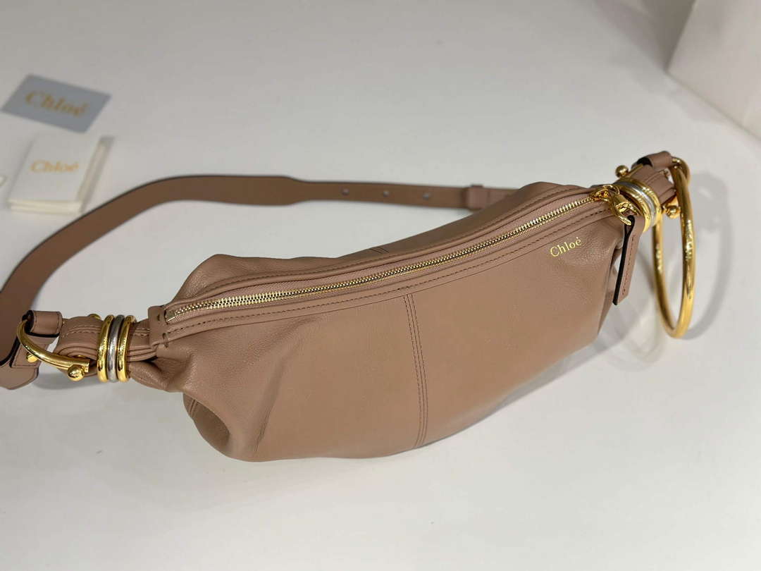 Chlo¨¦ CHC24AS611N72527 Small Bracelet Hobo bag in grained leather Woodrose