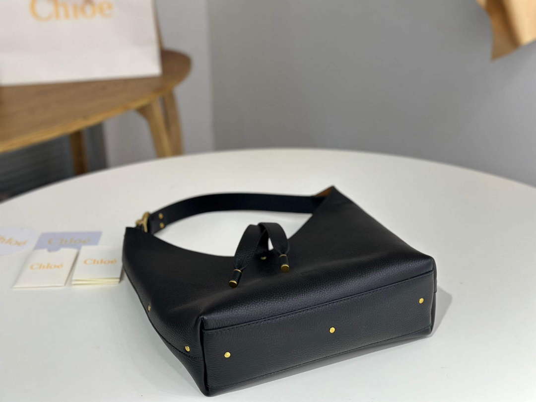 Chlo¨¦ CHC24AS629I31001 Small Marcie Hobo Bag in grained leather Black