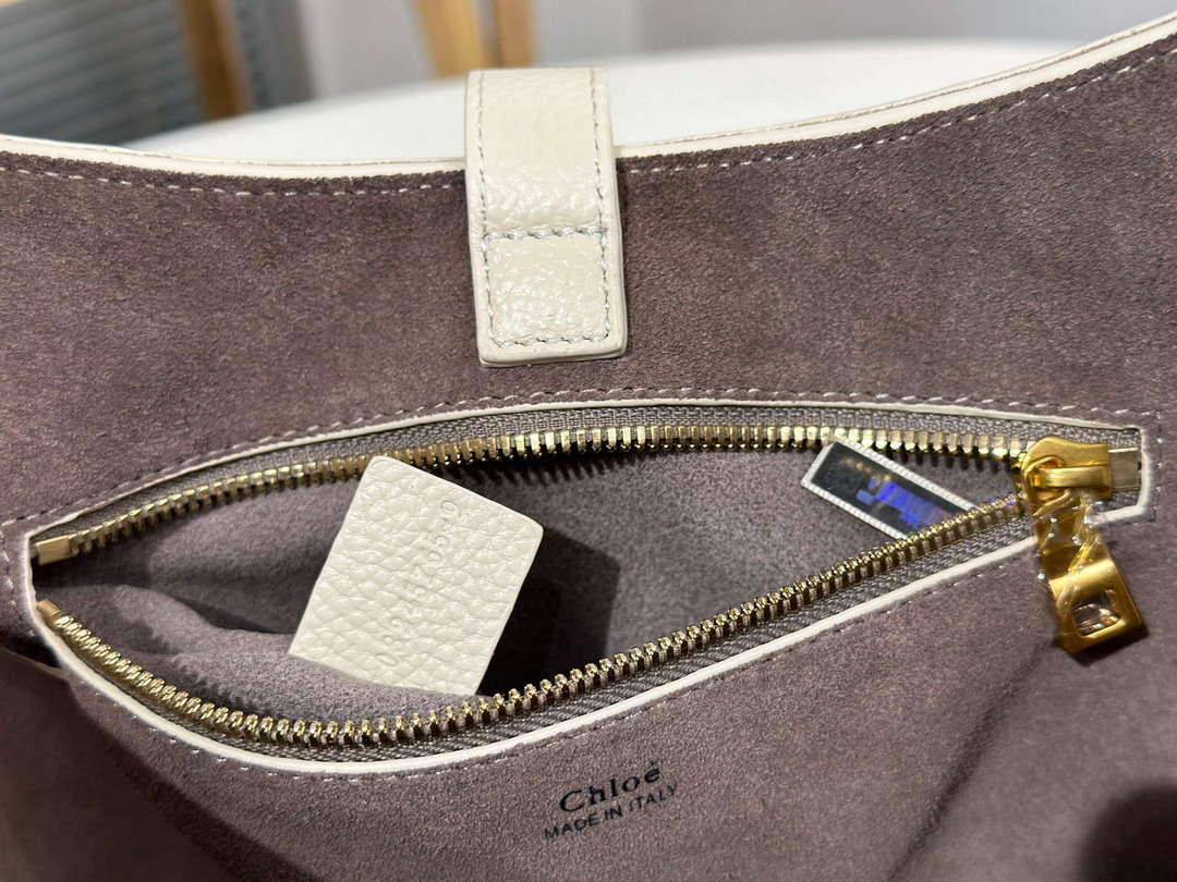 Chlo¨¦ CHC24AS629I31110 Small Marcie Hobo Bag in grained leather Misty Ivory