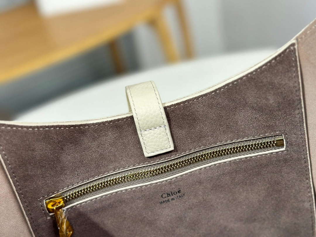 Chlo¨¦ CHC24AS629I31110 Small Marcie Hobo Bag in grained leather Misty Ivory