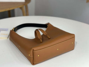 Chlo¨¦ CHC24AS629I3125M Small Marcie Hobo Bag in grained leather Tan - Default Title - View 6