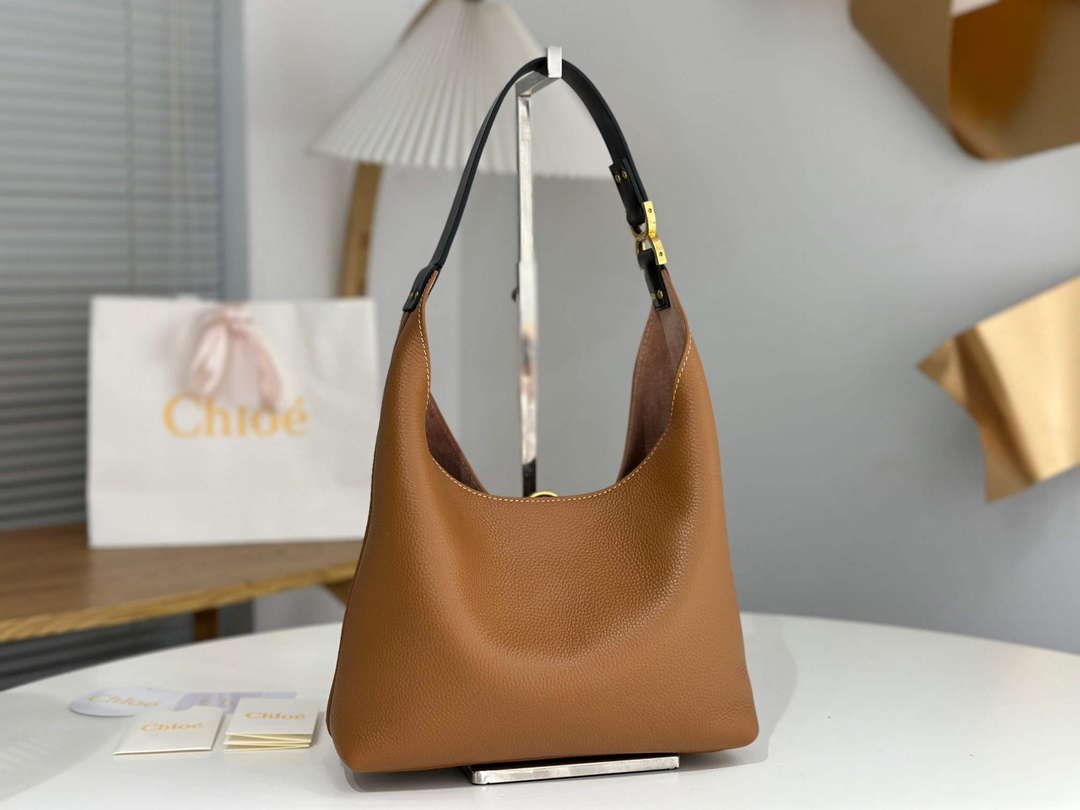 Chlo¨¦ CHC24AS629I3125M Small Marcie Hobo Bag in grained leather Tan