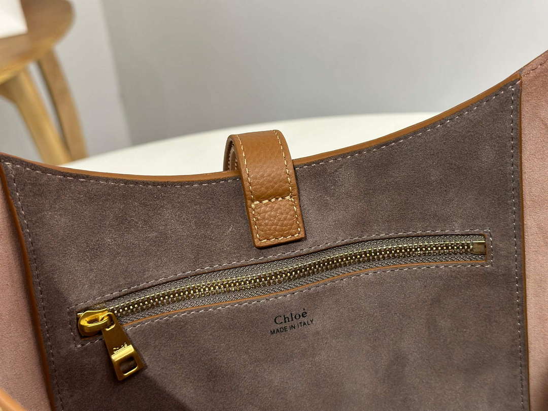 Chlo¨¦ CHC24AS629I3125M Small Marcie Hobo Bag in grained leather Tan
