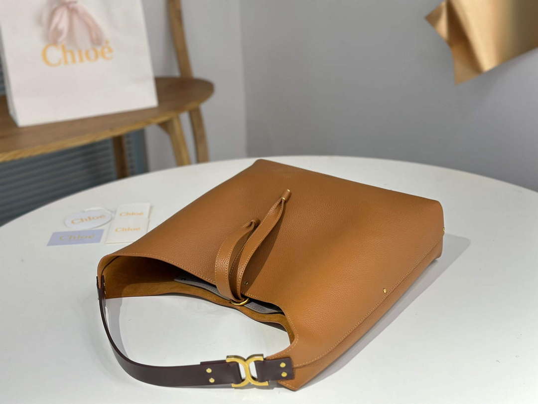 Chlo¨¦ CHC24AS630N5726M Marcie Hobo Bag in grained leather Clay Brown