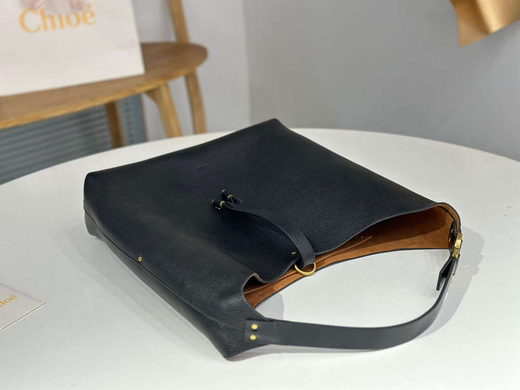 Chlo¨¦ CHC24SS630I31001 Marcie Hobo Bag in grained leather Black