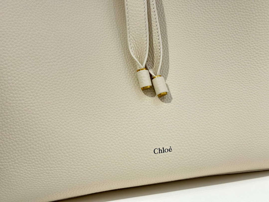 Chlo¨¦ CHC24SS630I3123W Marcie Hobo Bag in grained leather Misty Ivory