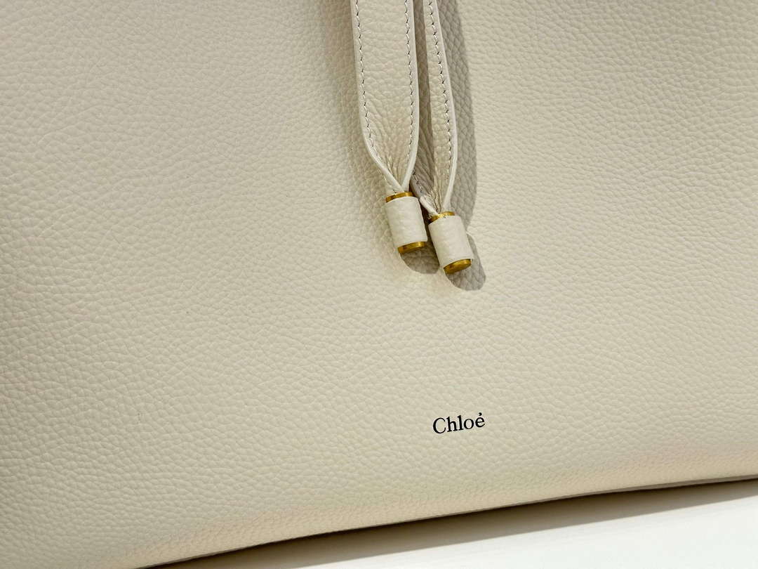 Chlo¨¦ CHC24SS630I3123W Marcie Hobo Bag in grained leather Misty Ivory