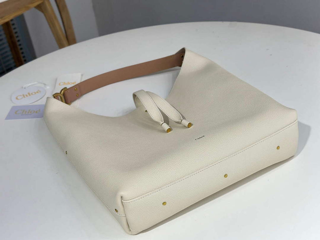 Chlo¨¦ CHC24SS630I3123W Marcie Hobo Bag in grained leather Misty Ivory