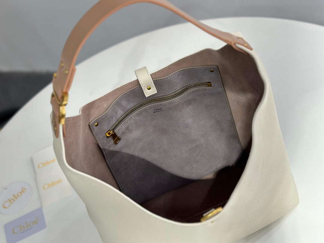 Chlo¨¦ CHC24SS630I3123W Marcie Hobo Bag in grained leather Misty Ivory