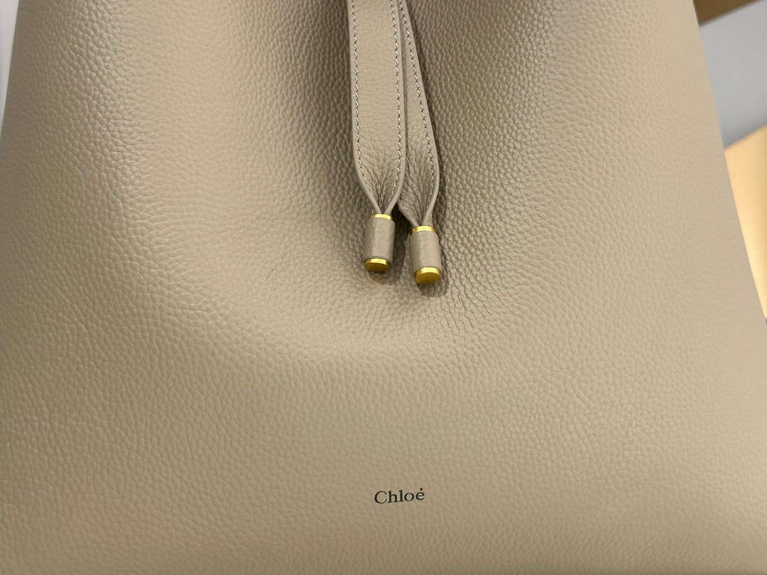 Chlo¨¦ CHC24SS630I3123W Marcie Hobo Bag in grained leather Motty Grey