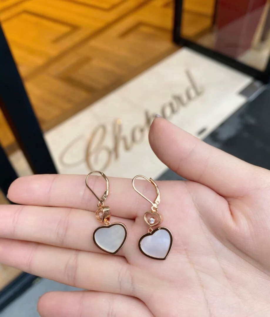 Chopard 2563CH083469 Rose Gold Earrings With Mother Of Pearl And Diamonds Heart C80019