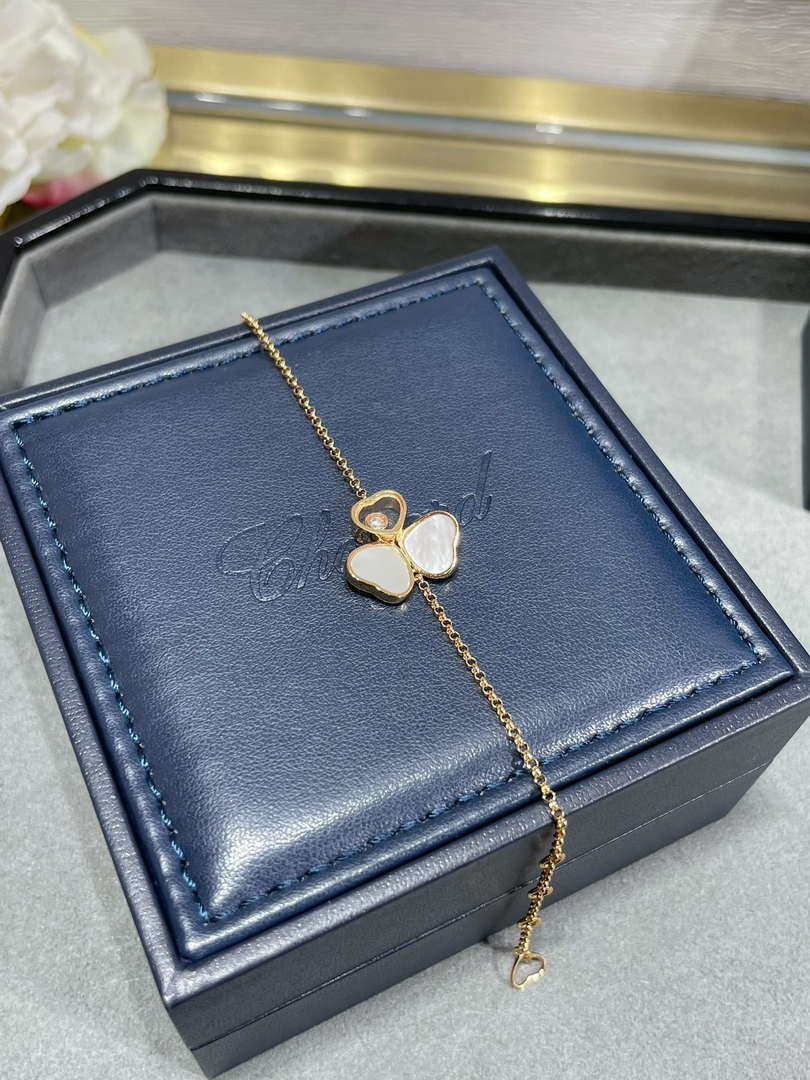 Chopard 85A183-5081 Happy Hearts Wings Bracelet  ethical rose gold diamond White stone