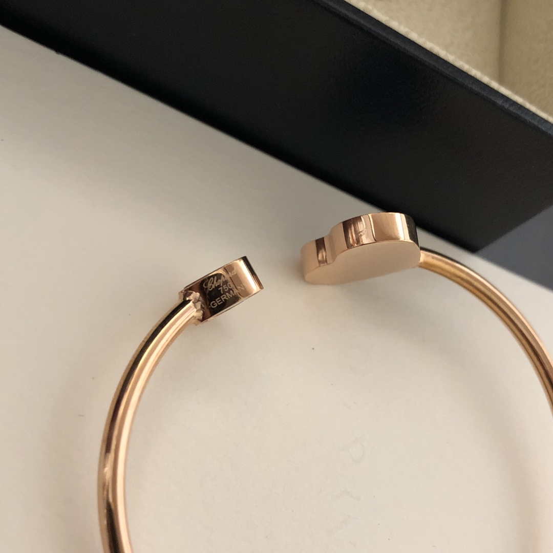 Chopard HAPPY HEARTS Barcelet 857482-5600 Rose Gold Blue Stone