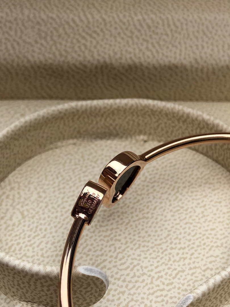 Chopard HAPPY HEARTS Barcelet857482-5200 Rose Gold ONYX