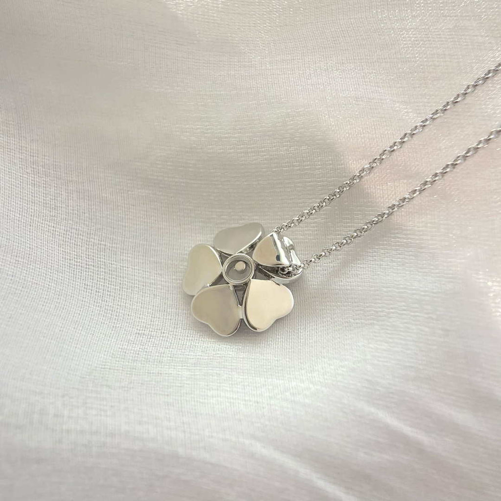 Chopard Happy Hearts Flowers 79A085-5301 Pendant ethical diamond Silver