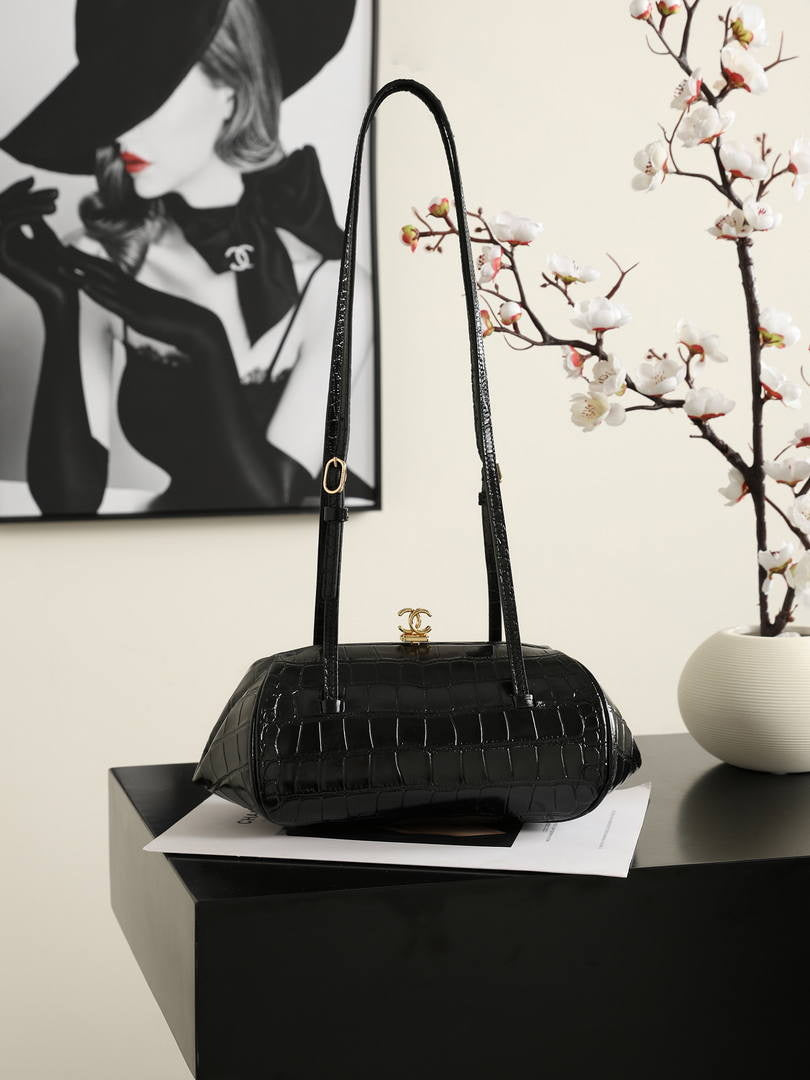 Chanel Clutch with Leather Strap   Crocodile Embossed Calfskin & Gold-Tone Metal AP5360  Black