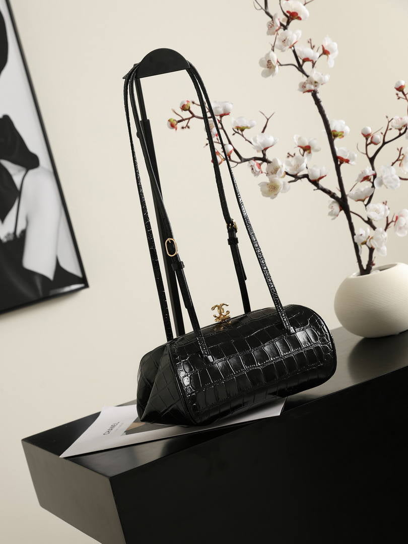 Chanel Clutch with Leather Strap   Crocodile Embossed Calfskin & Gold-Tone Metal AP5360  Black