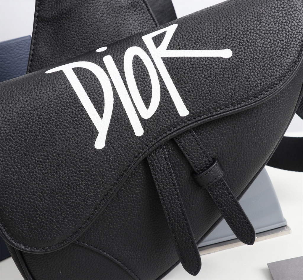 Dior 1ADPO093 Saddle Men Bag Grained Calfskin Black