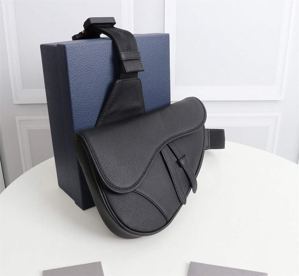 Dior 1ADPO093 Saddle Men Bag Grained Calfskin Black