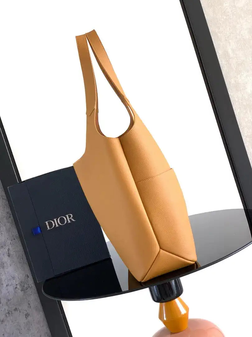 Dior 1LLSH276 Priv¨¦ Tote Bag Brown Dior Icons Calfskin