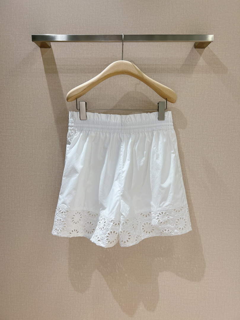 Dior 322P80 Women¡¯s Embroidered Shorts Clothing D38543