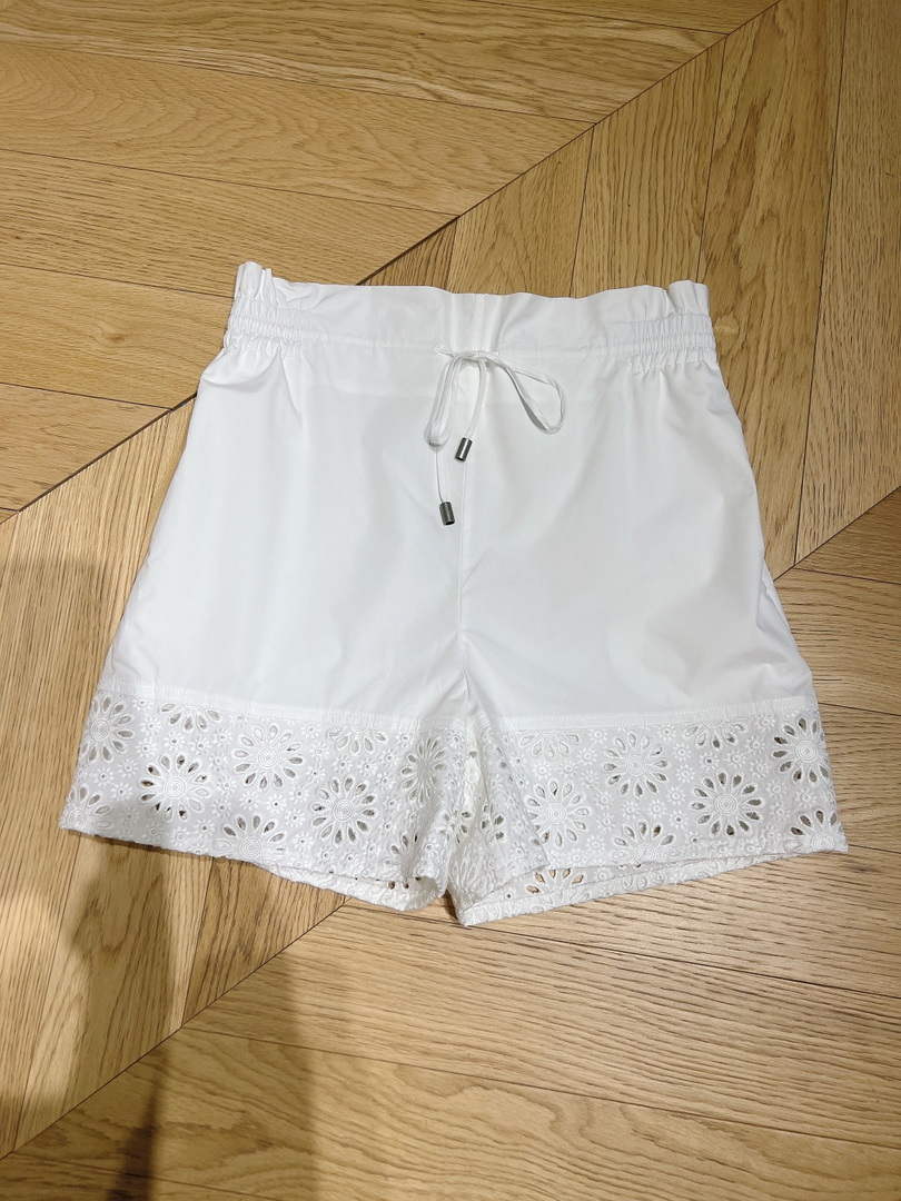 Dior 322P80 Women¡¯s Embroidered Shorts Clothing D38543