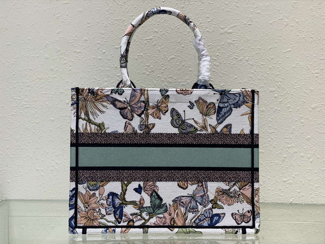 Dior Book Tote M1296 Medium Latte Multicolor Dior Jardin d'Hiver Embroidery M0083