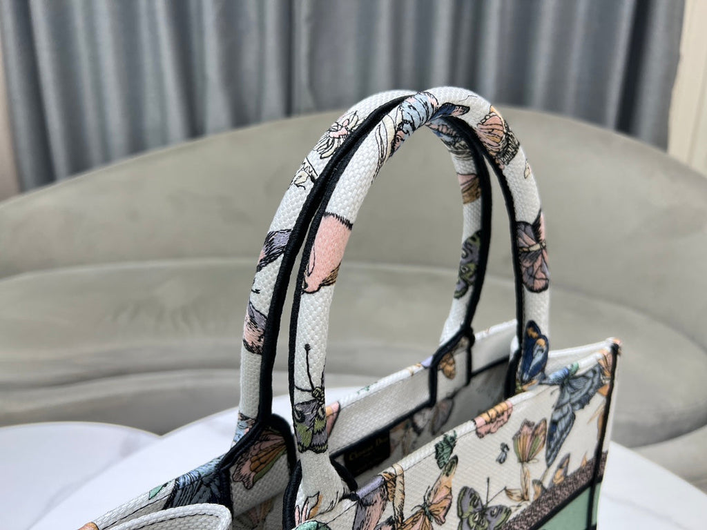 Dior Book Tote M1296 Medium Latte Multicolor Dior Jardin d'Hiver Embroidery M0084