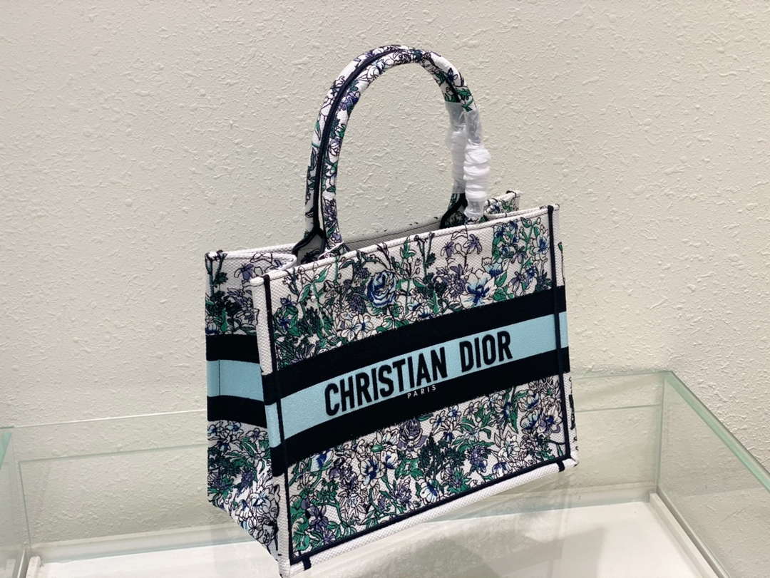 Dior Book Tote M1296 Medium Latte Multicolor Dior Jardin d'Hiver Embroidery M0089
