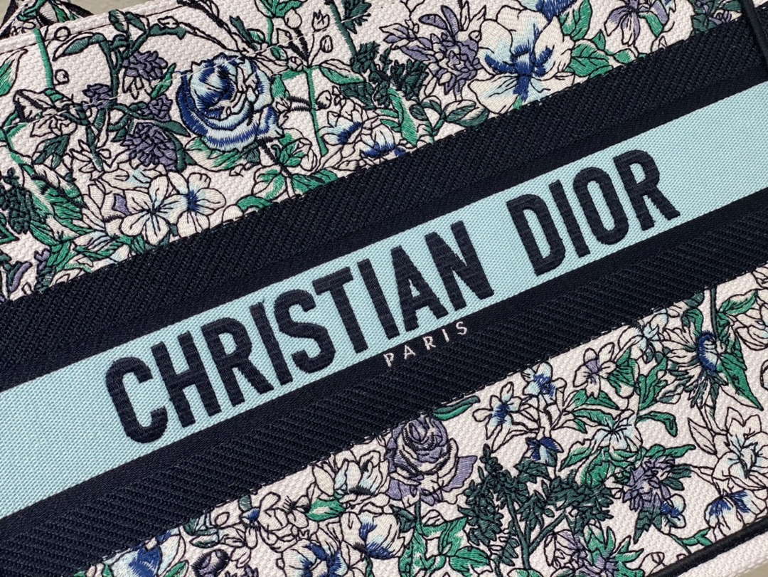 Dior Book Tote M1296 Medium Latte Multicolor Dior Jardin d'Hiver Embroidery M0089