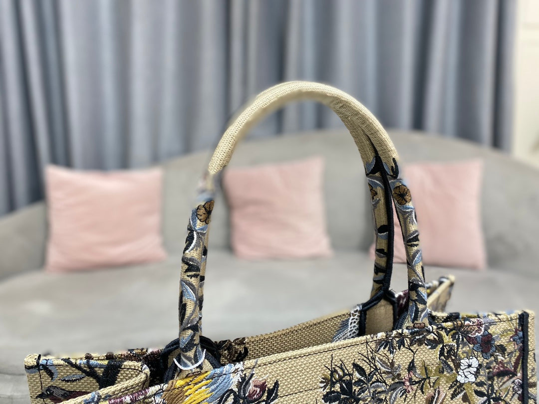 Dior Book Tote M1296 Medium Latte Multicolor Dior Jardin d'Hiver Embroidery M0090