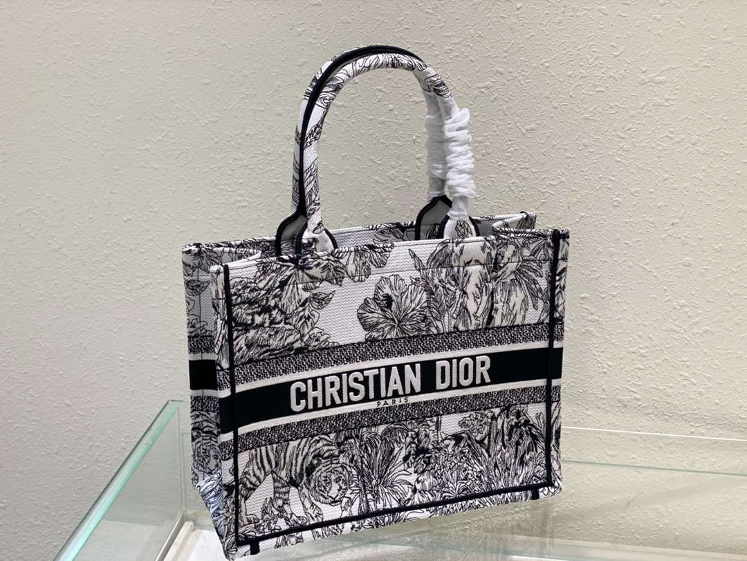Dior Book Tote M1296 Medium Toile de Jouy Embroidery M0076