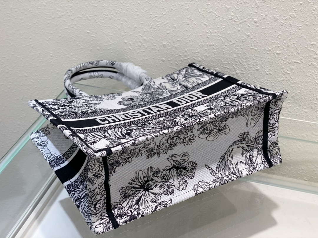 Dior Book Tote M1296 Medium Toile de Jouy Embroidery M0076