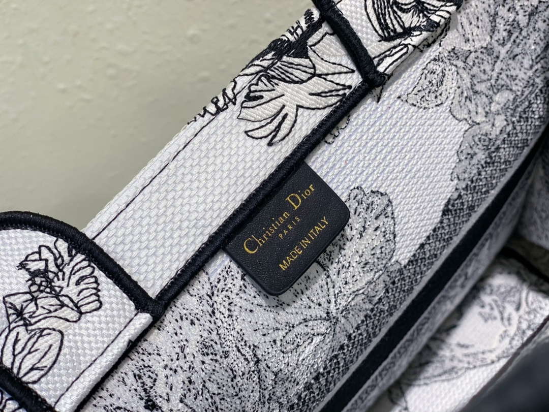 Dior Book Tote M1296 Medium Toile de Jouy Embroidery M0076