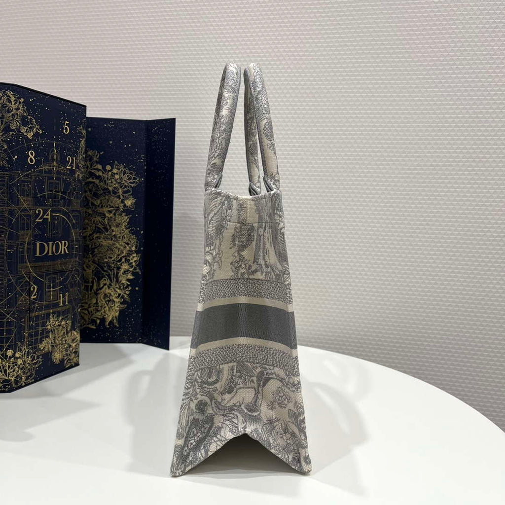 Dior Book Tote M1296 Medium Toile de Jouy Embroidery M0078