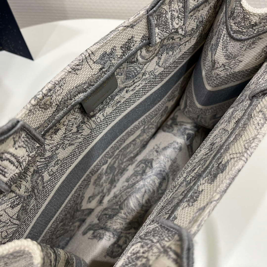Dior Book Tote M1296 Medium Toile de Jouy Embroidery M0078