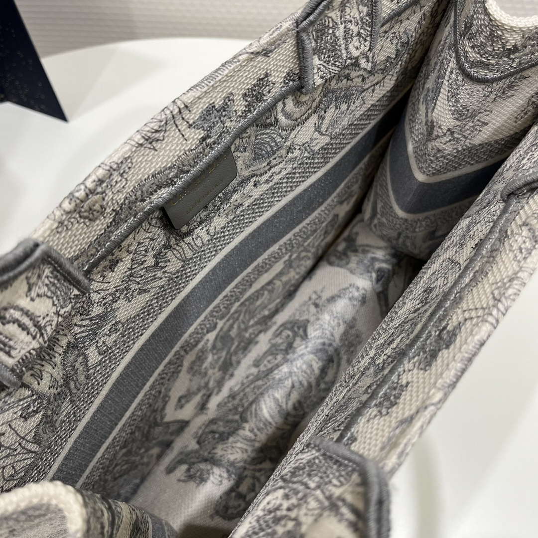 Dior Book Tote M1296 Medium Toile de Jouy Embroidery M0078