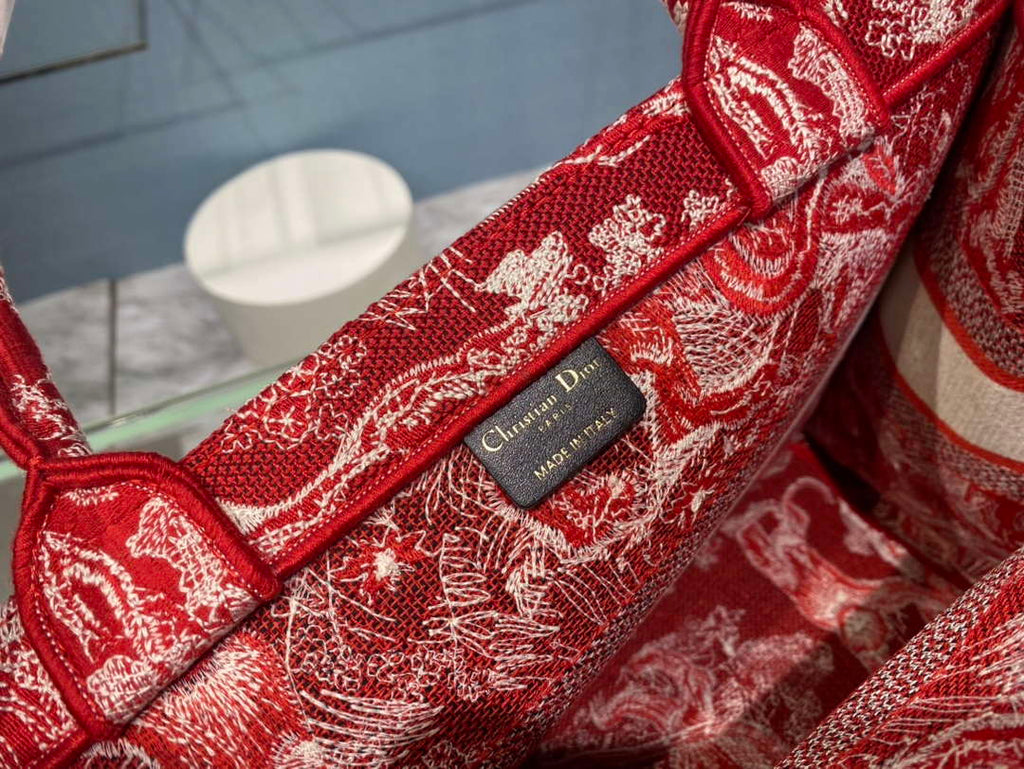 Dior Book Tote M1296 Medium Toile de Jouy Embroidery M0081