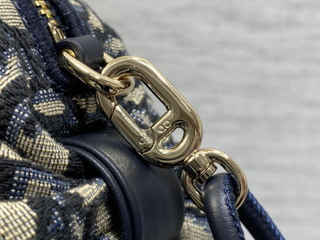 Dior Bow Pouch Blue Dior Oblique Jacquard S3900OTZQ_M928 - Default Title - View 3