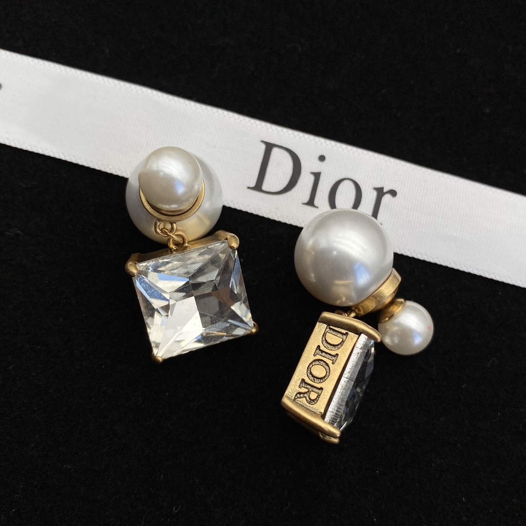 Dior E2049 Tribales Earrings D99140